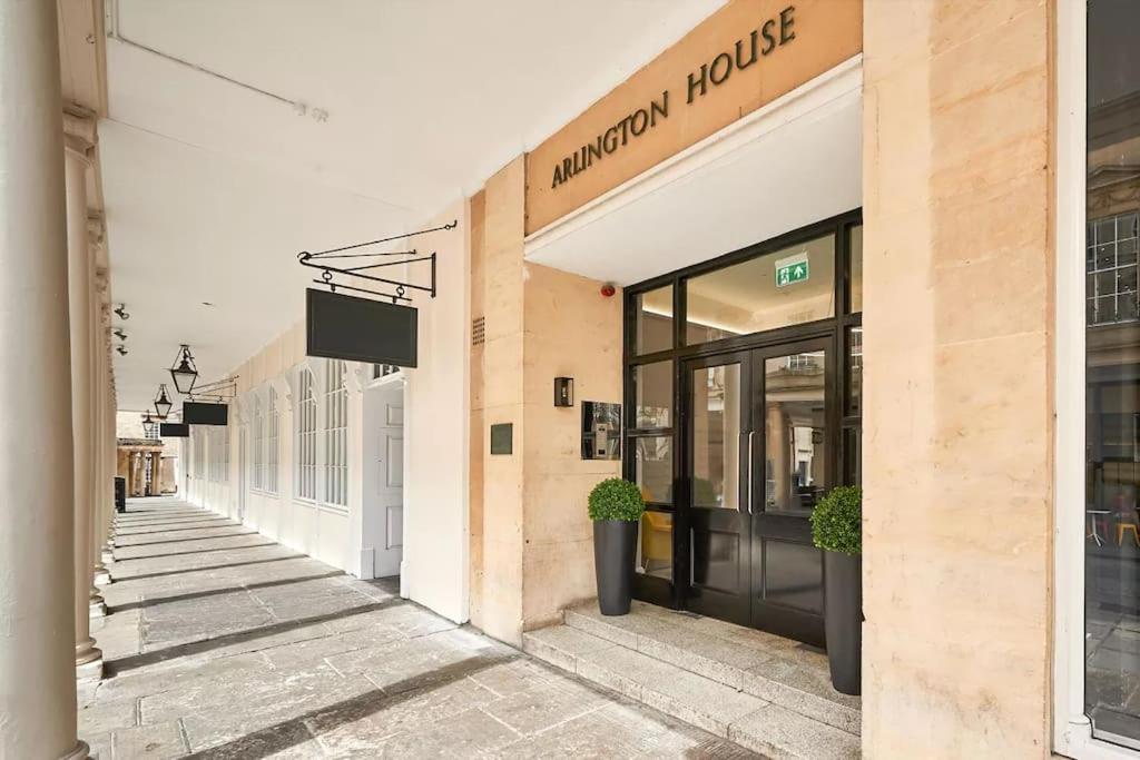 Haus Of Sulis, City Centre Apartment With Lift Access Bath Exterior photo
